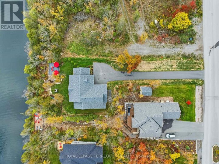Property Photo:  5 Riverside Trail  ON K0L 1L0 