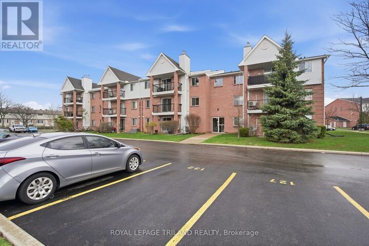 Property Photo:  1096 Jalna Boulevard 135  ON N6E 3B8 