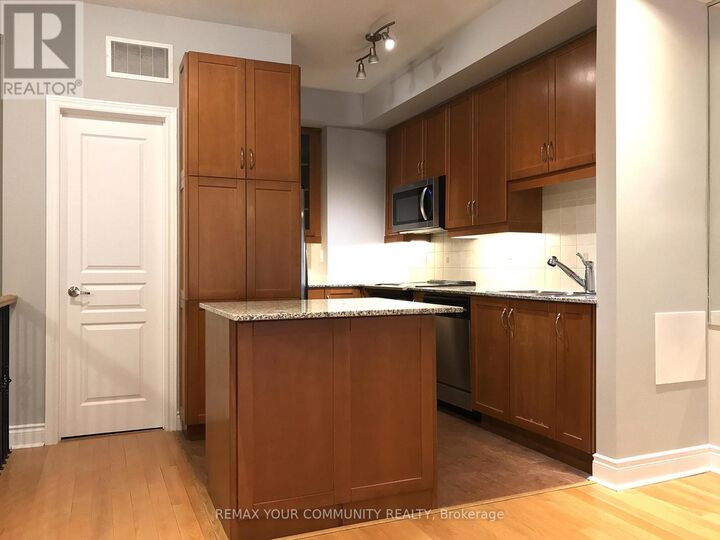 Property Photo:  70 Byng Avenue 29  ON M2N 7L9 
