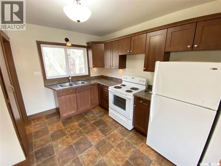 Property Photo:  85 Smith Street E  SK S3N 0H7 