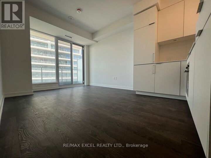 Property Photo:  8 Olympic Garden Drive 2710  ON M2M 0B9 