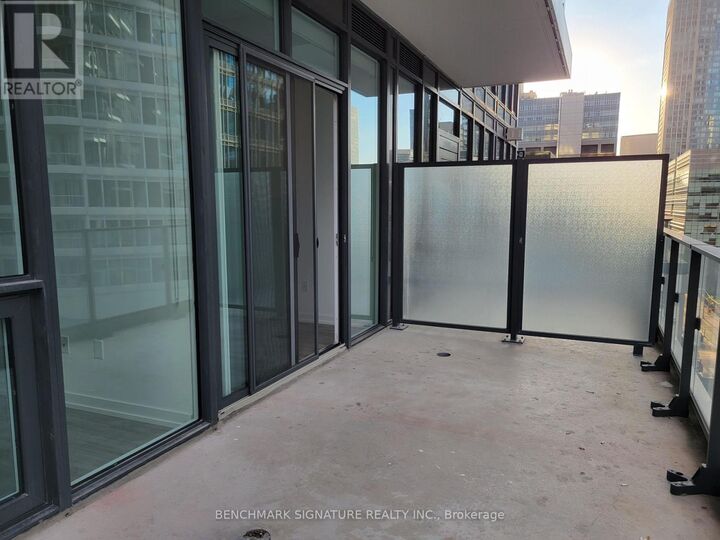 Property Photo:  77 Shuter Street 911  ON M5B 0B8 
