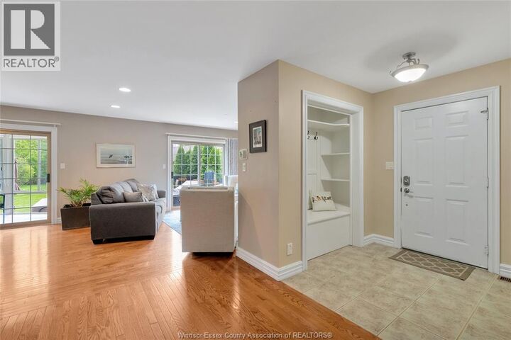 Property Photo:  233 Crystal Bay Drive  ON N9V 4A6 