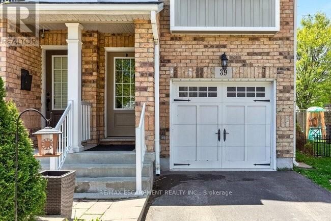 Property Photo:  39 Durksen Drive  ON L2R 0A7 