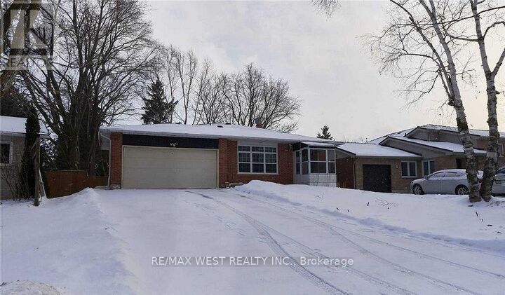 Property Photo:  323 Centre Street  ON L0N 1S4 