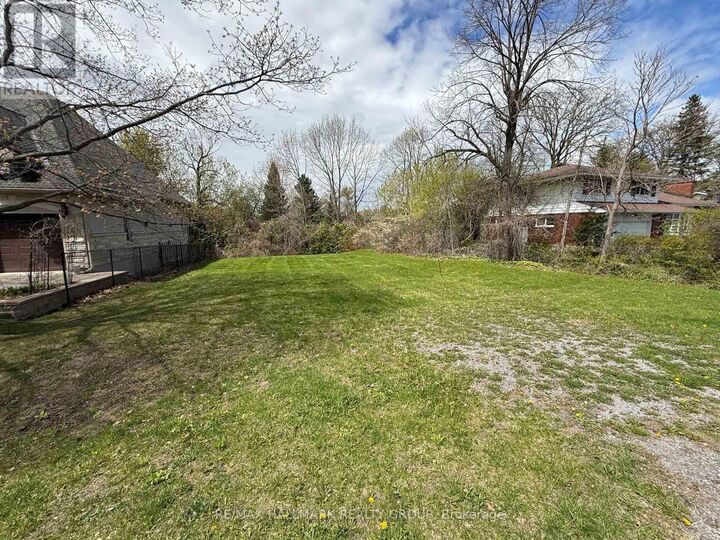 Property Photo:  95 Dorothea Drive  ON K1V 7C6 