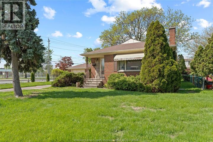 Property Photo:  295 Henkel Place  ON N8Y 2E8 