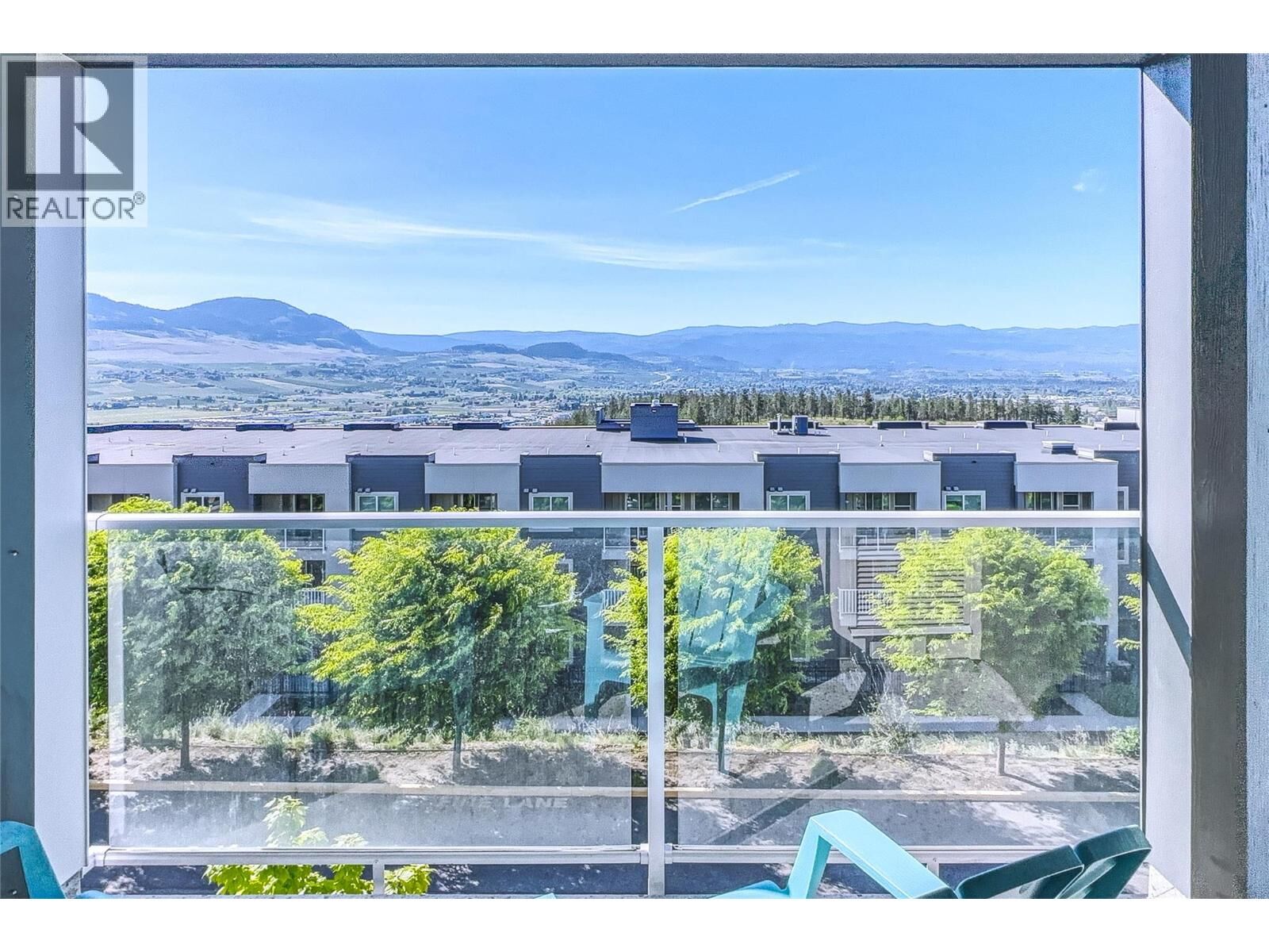 Property Photo:  725 Academy Way Ph5  BC V1V 0B4 