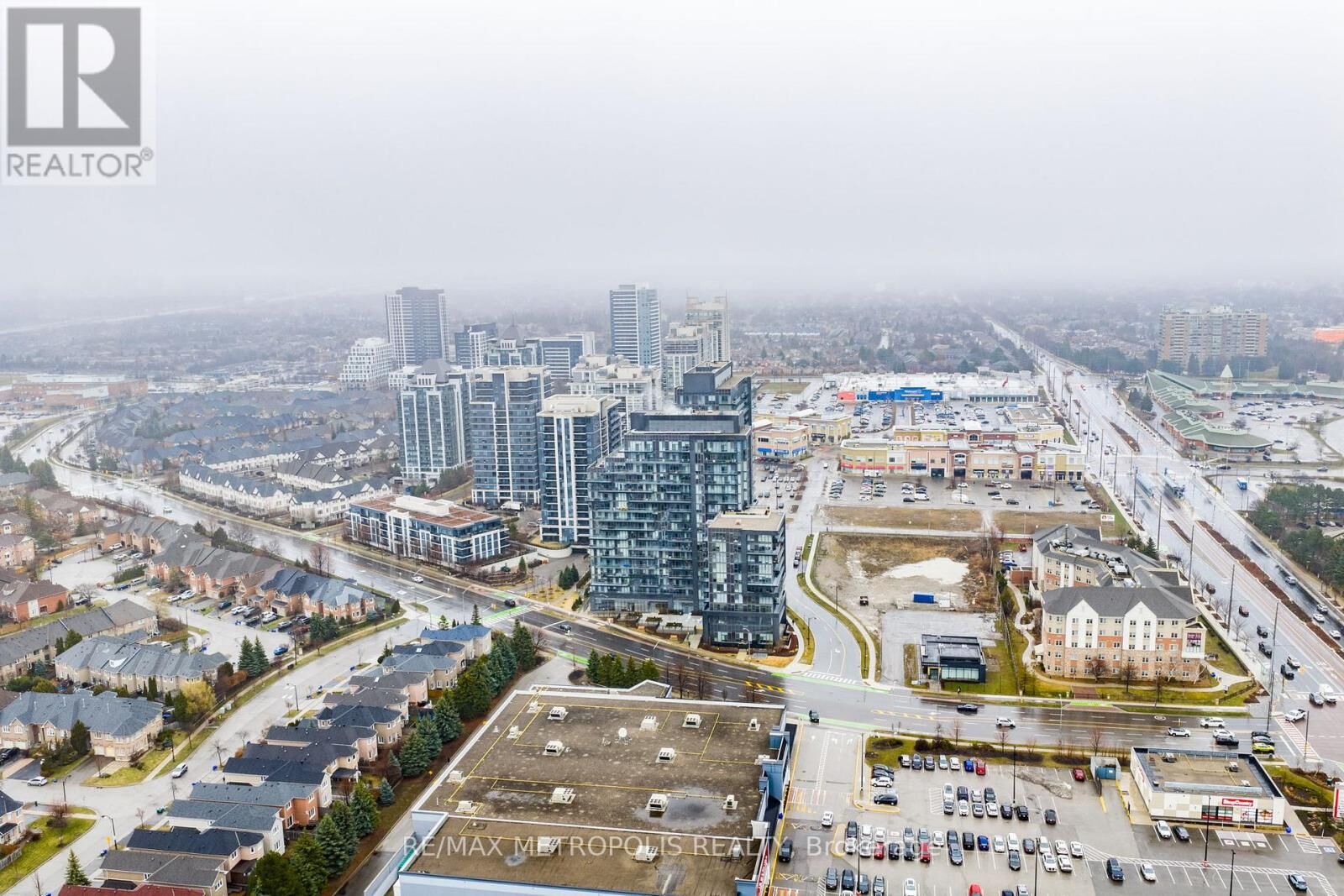 Property Photo:  10 Gatineau Drive 509W  ON L4J 0L2 