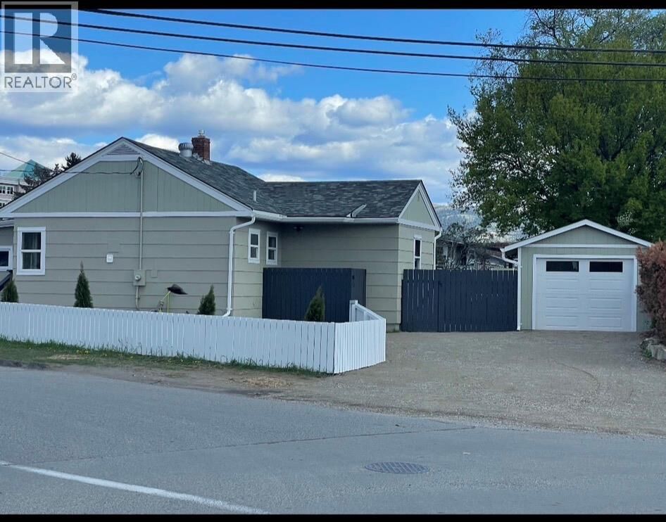 Property Photo:  121 Willow Street  BC V2B 4C6 