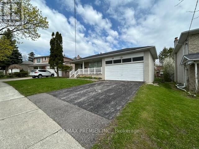 Property Photo:  19 Sandbourne Crescent  ON M2L 3A5 