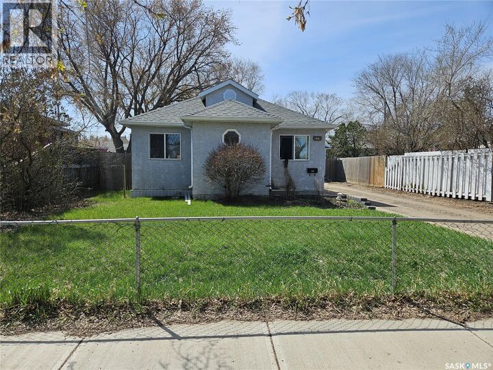 Property Photo:  219 Lillooet Street W  SK S6H 4Z1 