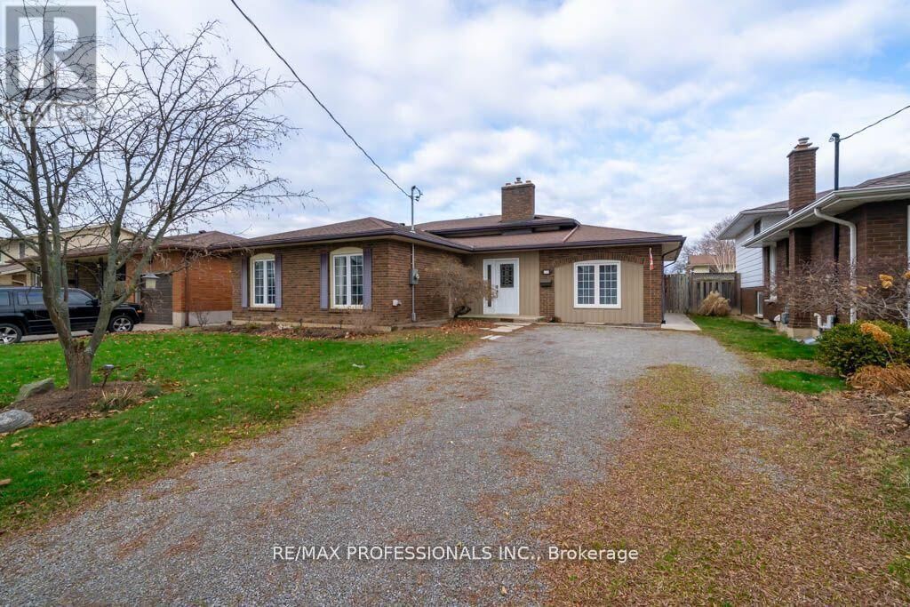 Property Photo:  13 Baraniuk Street Upper  ON L2N 1N4 