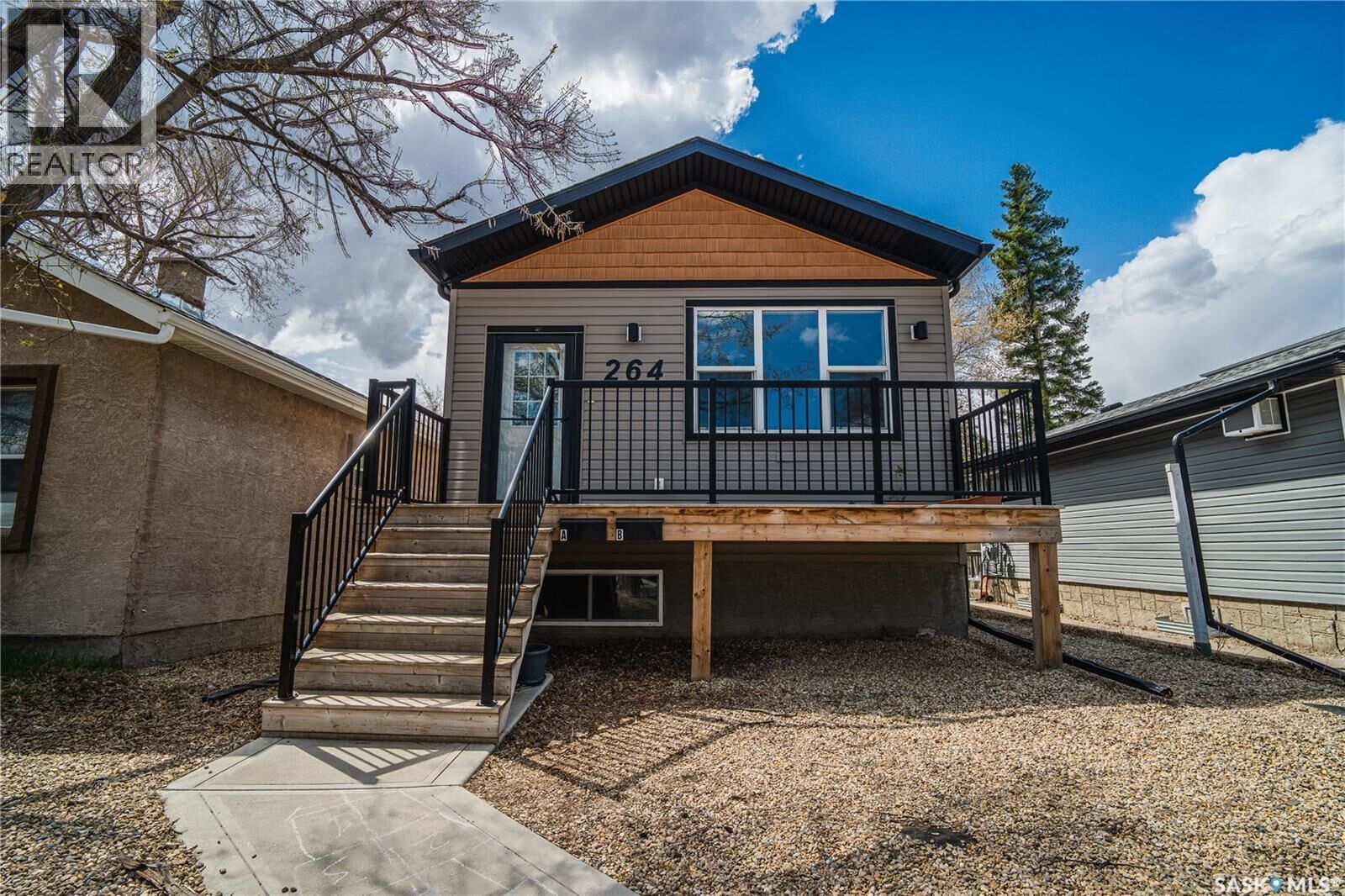 Property Photo:  264 Osler Street  SK S4R 1V4 