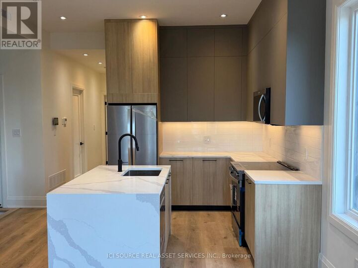 Property Photo:  28 Norcross Road Unit 3  ON M3H 2R4 
