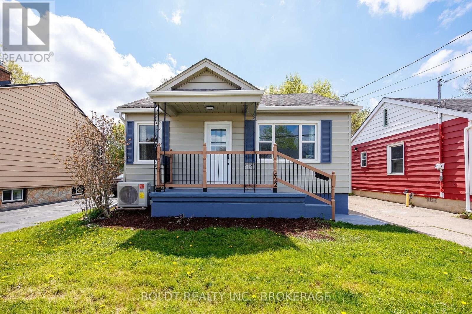 Property Photo:  422 Welland Avenue  ON L2M 5T8 