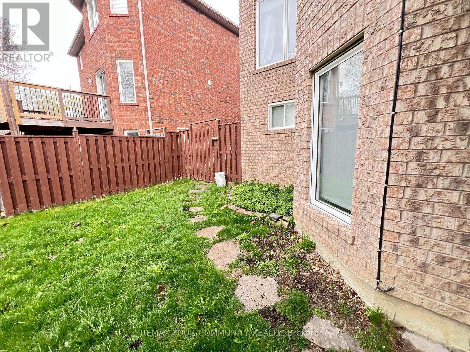 Property Photo:  586 Pembridge Court Basement  ON L3X 2M1 