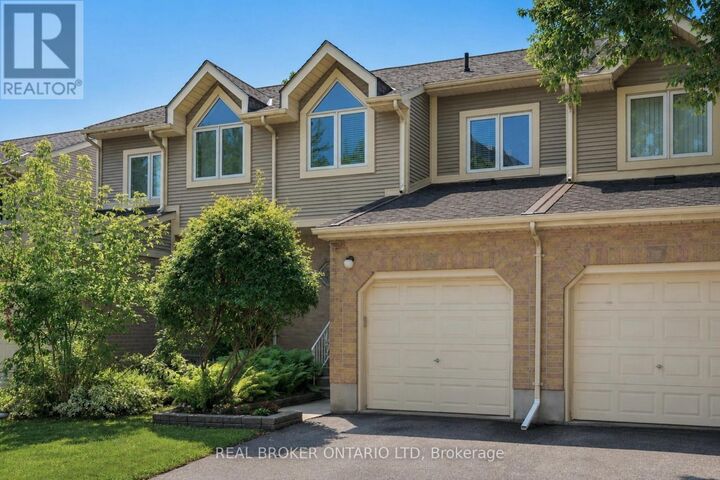 Property Photo:  9 Ailsa Place 66  ON N5Z 4Z6 