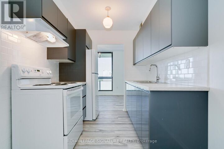 Property Photo:  260 Seneca Hill Drive 1003  ON M2J 4S6 