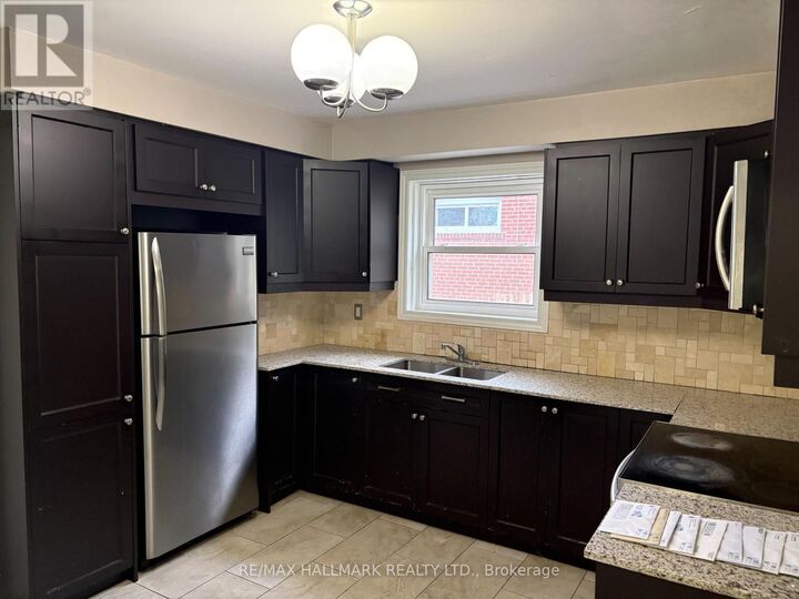Property Photo:  64 Dale Avenue  ON M1J 3J5 