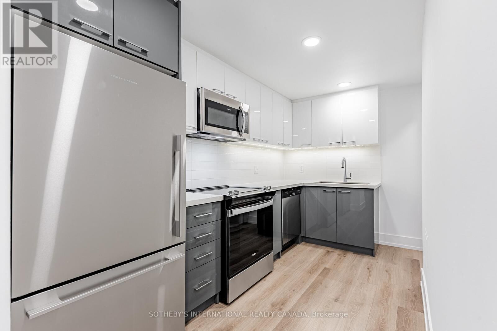 Property Photo:  201 Sherbourne Street N1206  ON M5A 3X1 