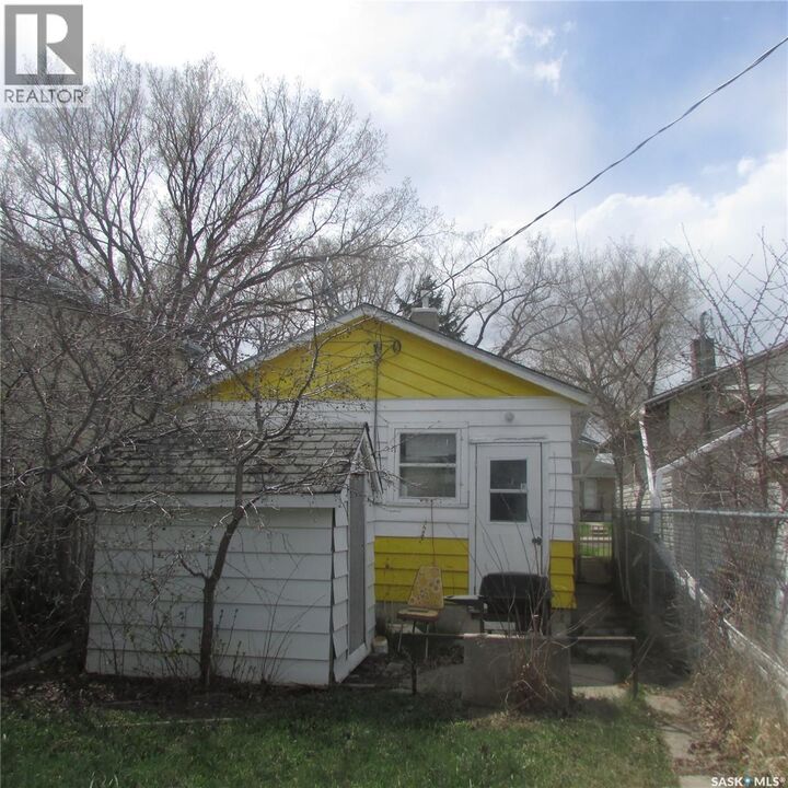 Property Photo:  405 Scarth Street  SK S4R 2C6 