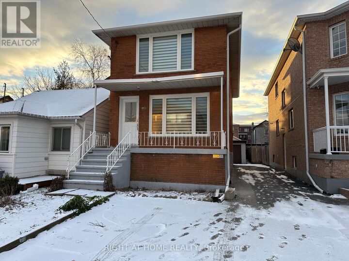 Property Photo:  128 Twenty Second Street  ON M8V 3M4 
