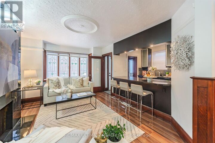 Property Photo:  46 Lorindale Avenue  ON M5M 3C2 
