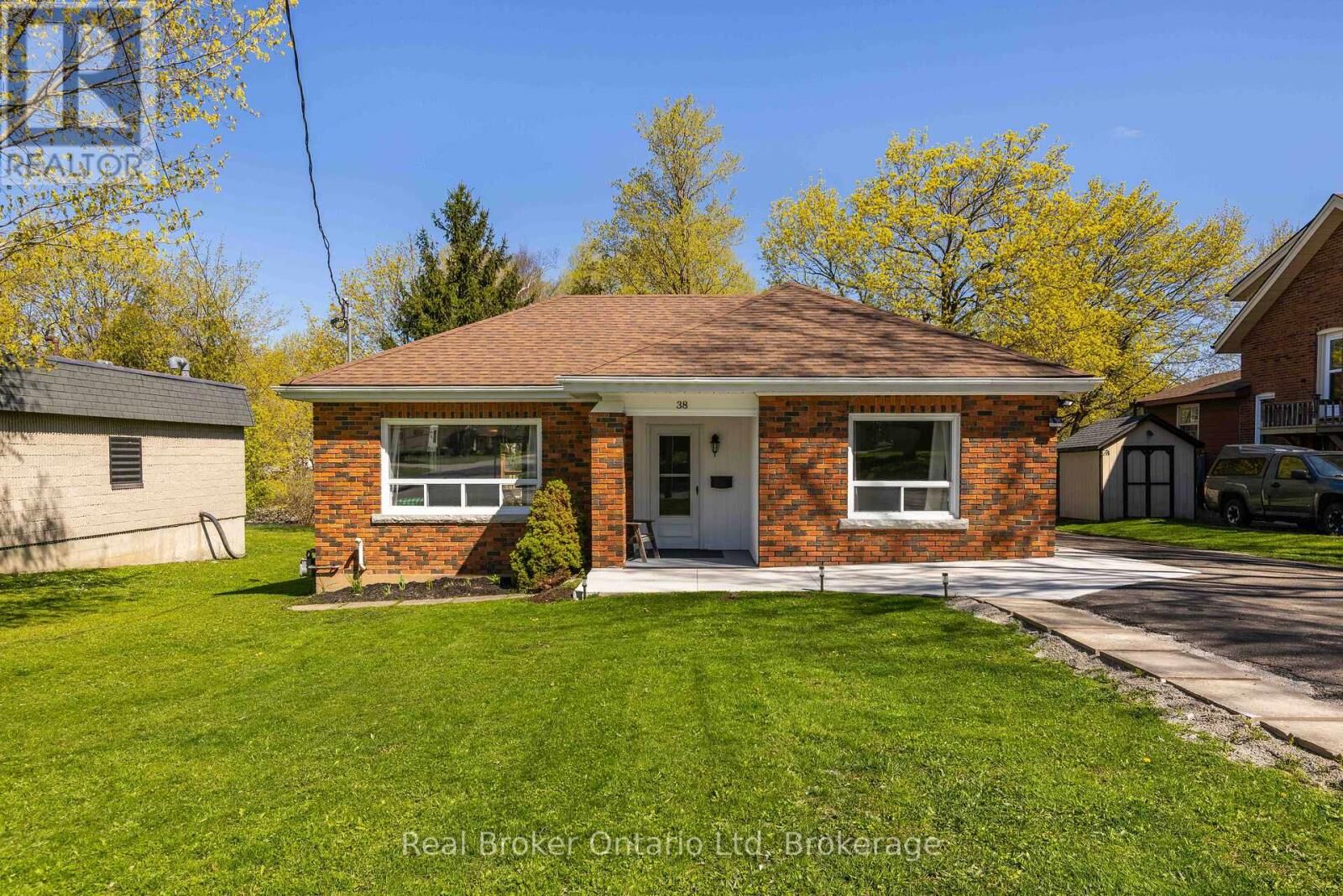 Property Photo:  38 Mill Street  ON N0H 2N0 