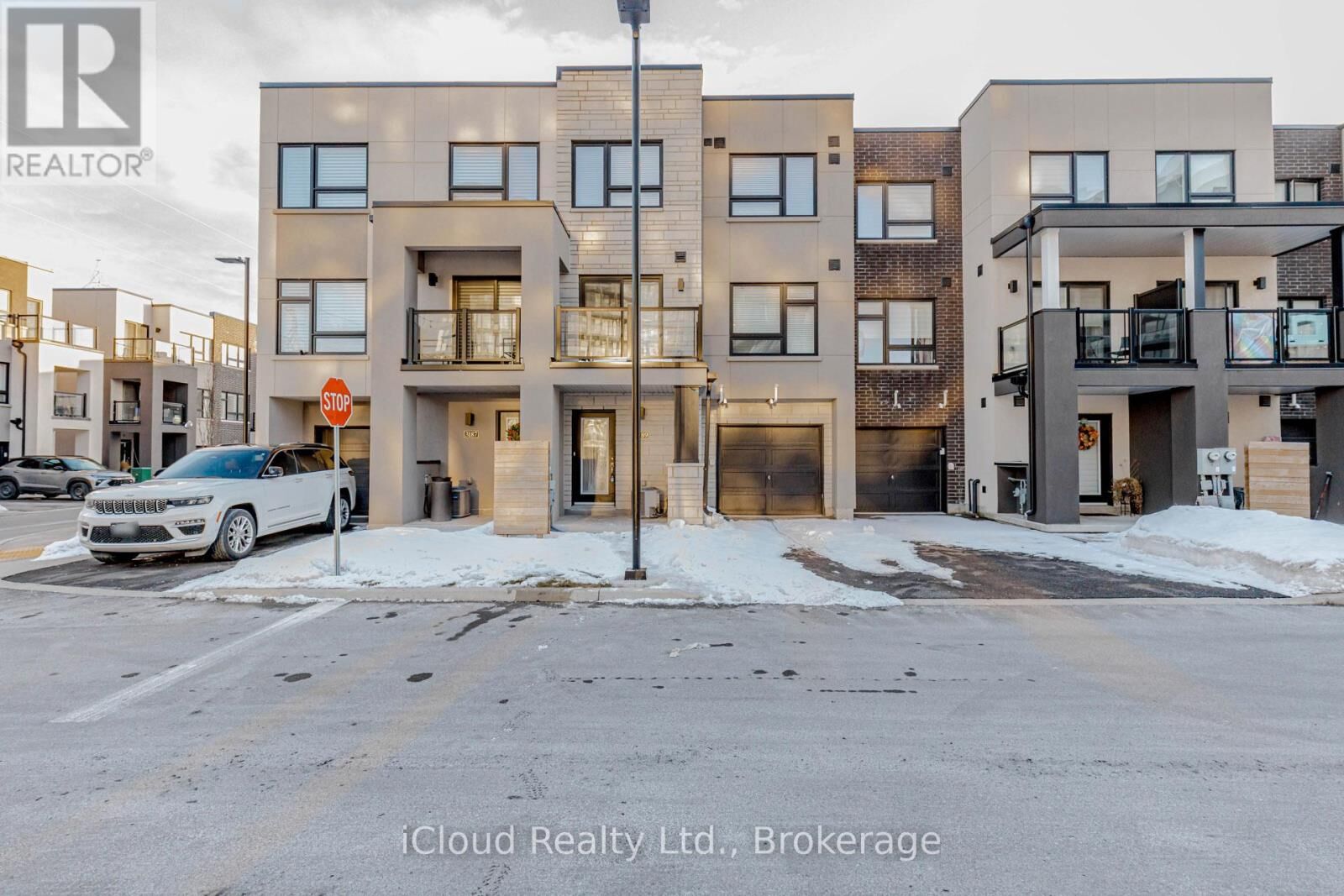 Property Photo:  3189 Bastedo Common 69  ON L7M 0H4 