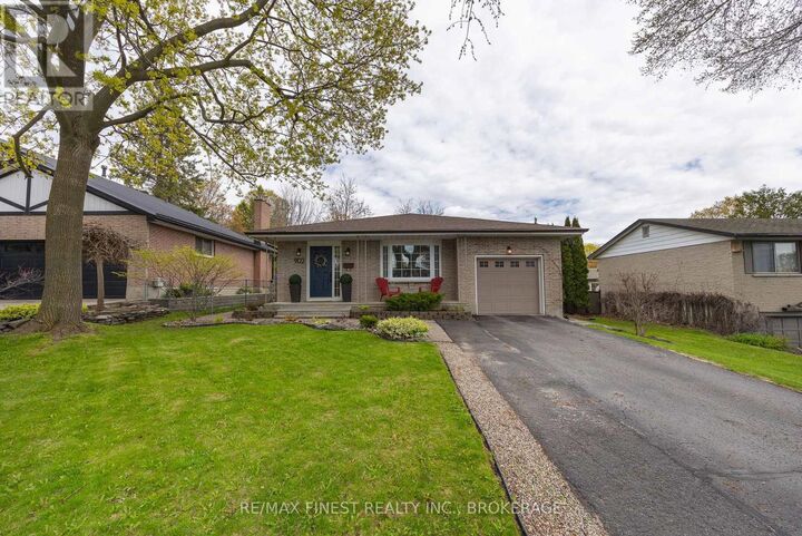 Property Photo:  902 Pembridge Crescent  ON K7M 6C5 