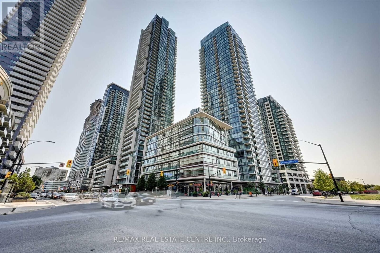 Property Photo:  4070 Confederation Parkway 1008  ON L5B 0E9 