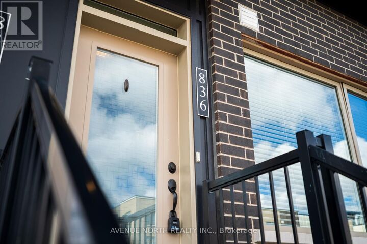 Property Photo:  836 Mikinak Road  ON K1K 5A5 