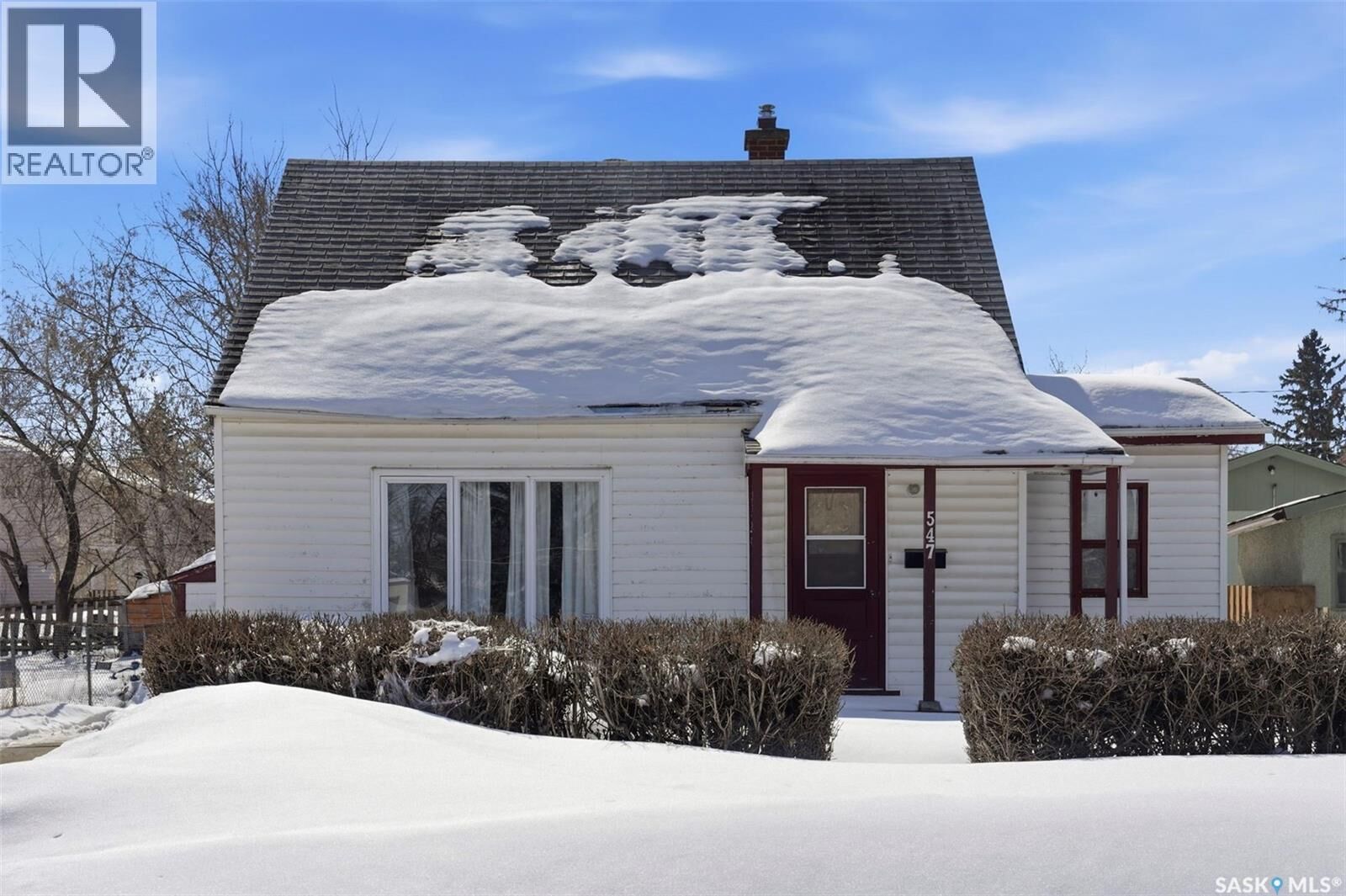 Property Photo:  547 5th Street E  SK S6V 0L9 