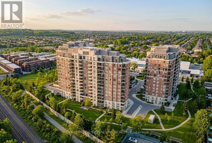 Property Photo:  330 Red Maple Road 707  ON L4C 0T6 