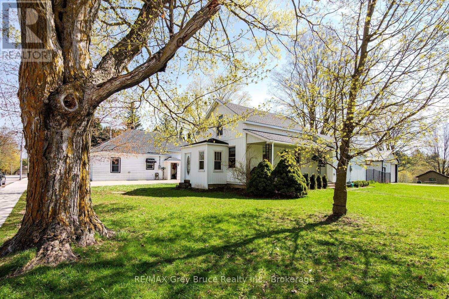 Property Photo:  105 Main Street  ON N0H 2N0 