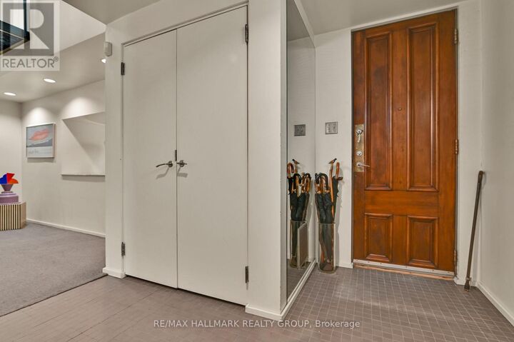 Property Photo:  231 Mackay Street  ON K1M 2B6 