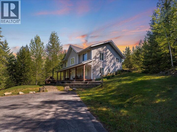 Photo de la propriété: 2095 Pass Creek Road BC V1N 4T1