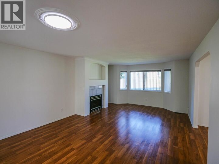 Property Photo:  410 Pinchbeck Street 2  BC V2J 6A3 