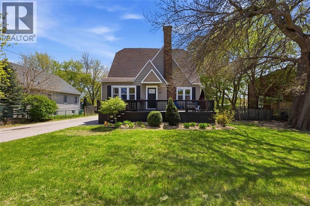 Property Photo:  827 London Road  ON N7T 4X7 