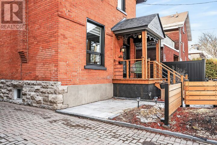 Property Photo:  349 Frank Street  ON K2P 0X9 