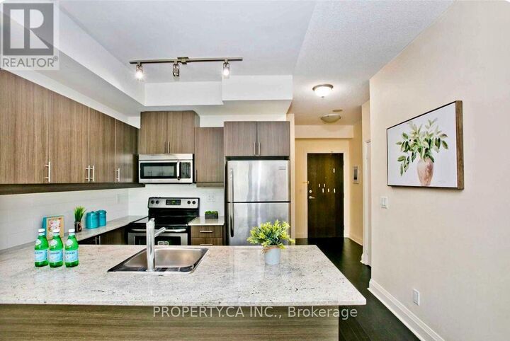 Property Photo:  17 Kenaston Gardens 714  ON M2K 0B9 