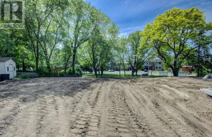 Property Photo:  416 Woolwich Street  ON N2K 2L3 