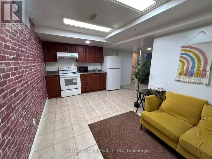 Property Photo:  25 Eastvale Drive Bsmt  ON L3S 4N9 