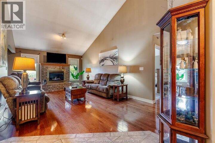 Property Photo:  21 Conservation Boulevard  ON N9Y 4E4 