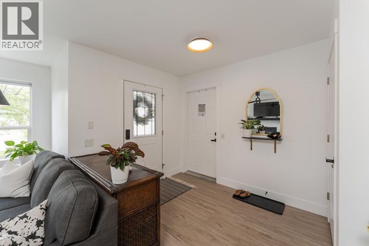 Photo de la propriété:  5940 Kovachich Drive  BC V2N 6S9 