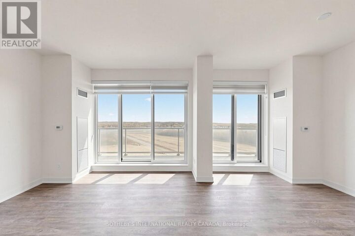 Property Photo:  2 David Eyer Road 1127  ON L4S 0N6 