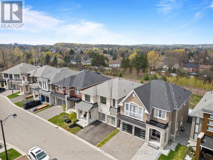 Property Photo:  99 Black Walnut Court  ON L4G 3X7 