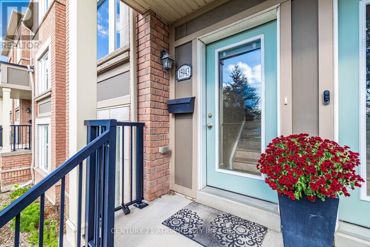 Property Photo:  15943 Bayview Avenue 9  ON L4G 0S3 