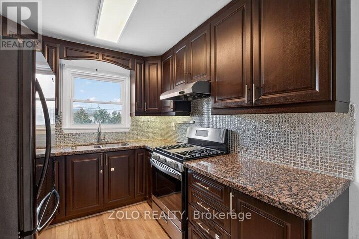 Property Photo:  20 Bridesburg Drive 3  ON M9R 2K3 